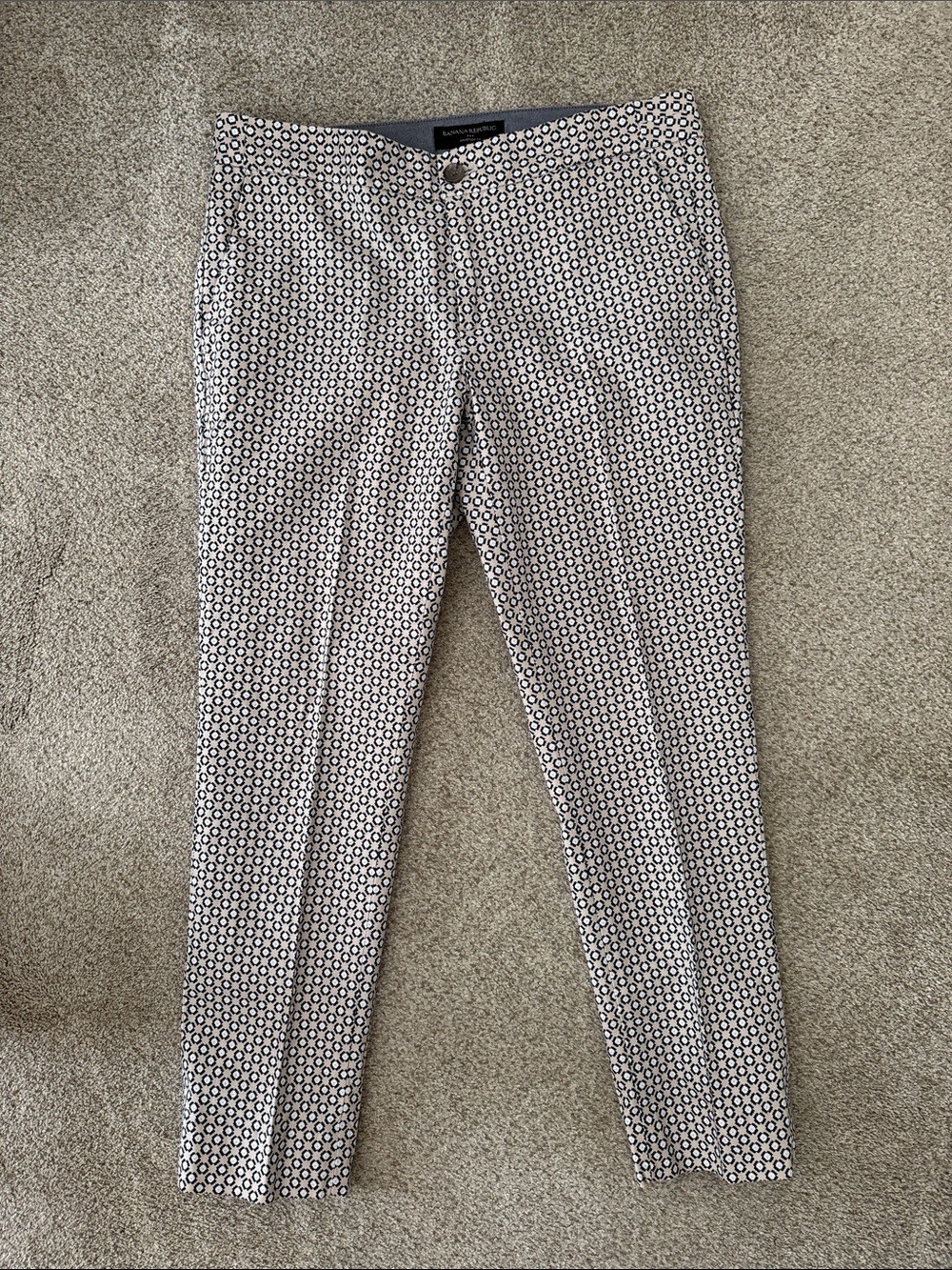 Banana Republic Pants with Tan and Black Geometric Print